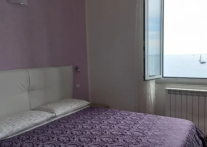 La Terrazza Sul Mare 게스트하우스 몬테로소 알 마레