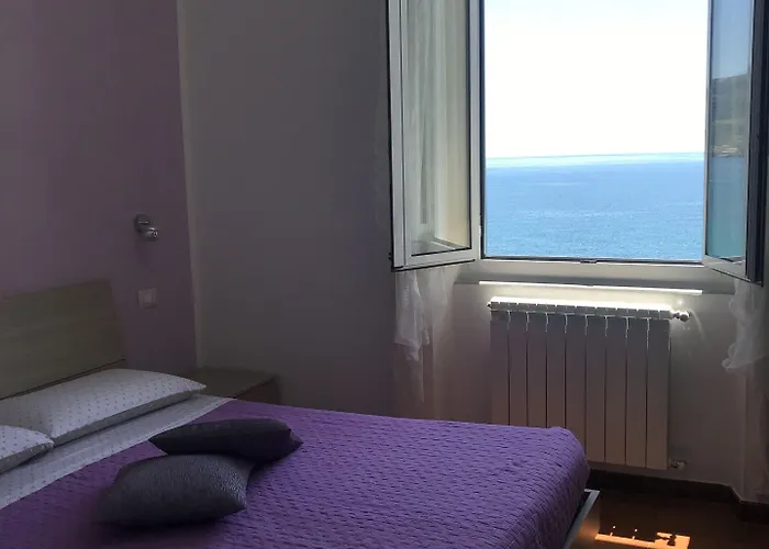 La Terrazza Sul Mare Гостевой дом Монтероссо-аль-Маре