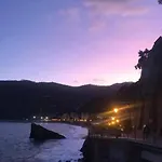 La Terrazza Sul Mare بيت ضيافة مونتيروسّو ال ماري